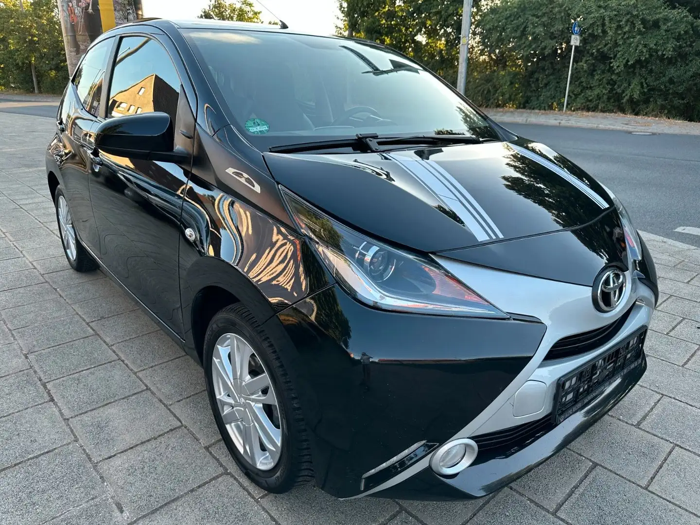 Toyota Aygo AYGO x-play Team D 1 HAND/KLIMA/PDC-KAMERA Noir - 1
