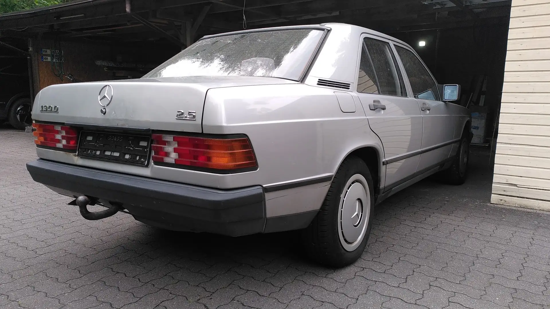 Mercedes-Benz 190 D 2.5 - 2