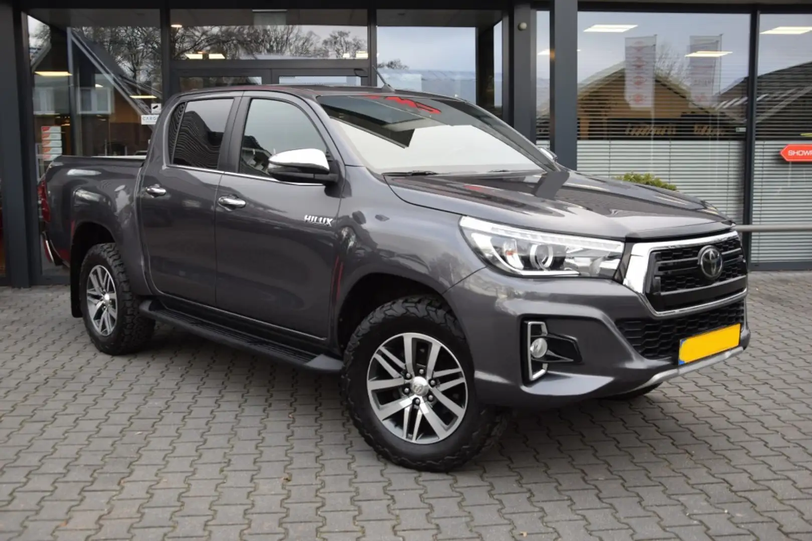 Toyota Hilux 2.4 D-4D DUBBEL CABIN EXECUTIVE A/T  2 SITZ 4WD Grey - 1