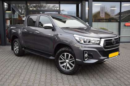 Toyota Hilux 2.4 D-4D DUBBEL CABIN EXECUTIVE A/T  2 SITZ 4WD