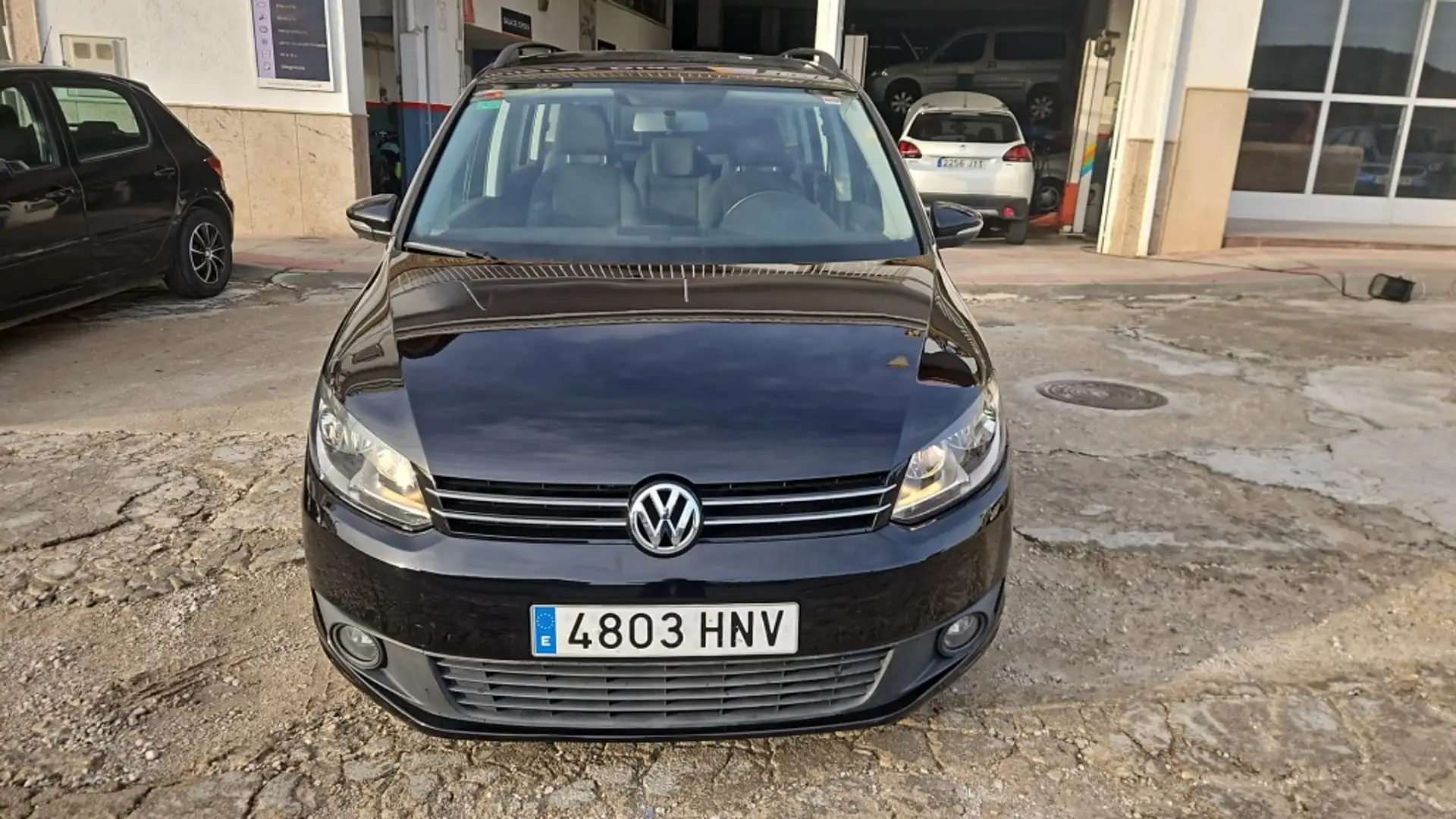 Volkswagen Touran 1.6TDI Business 105 Negro - 1