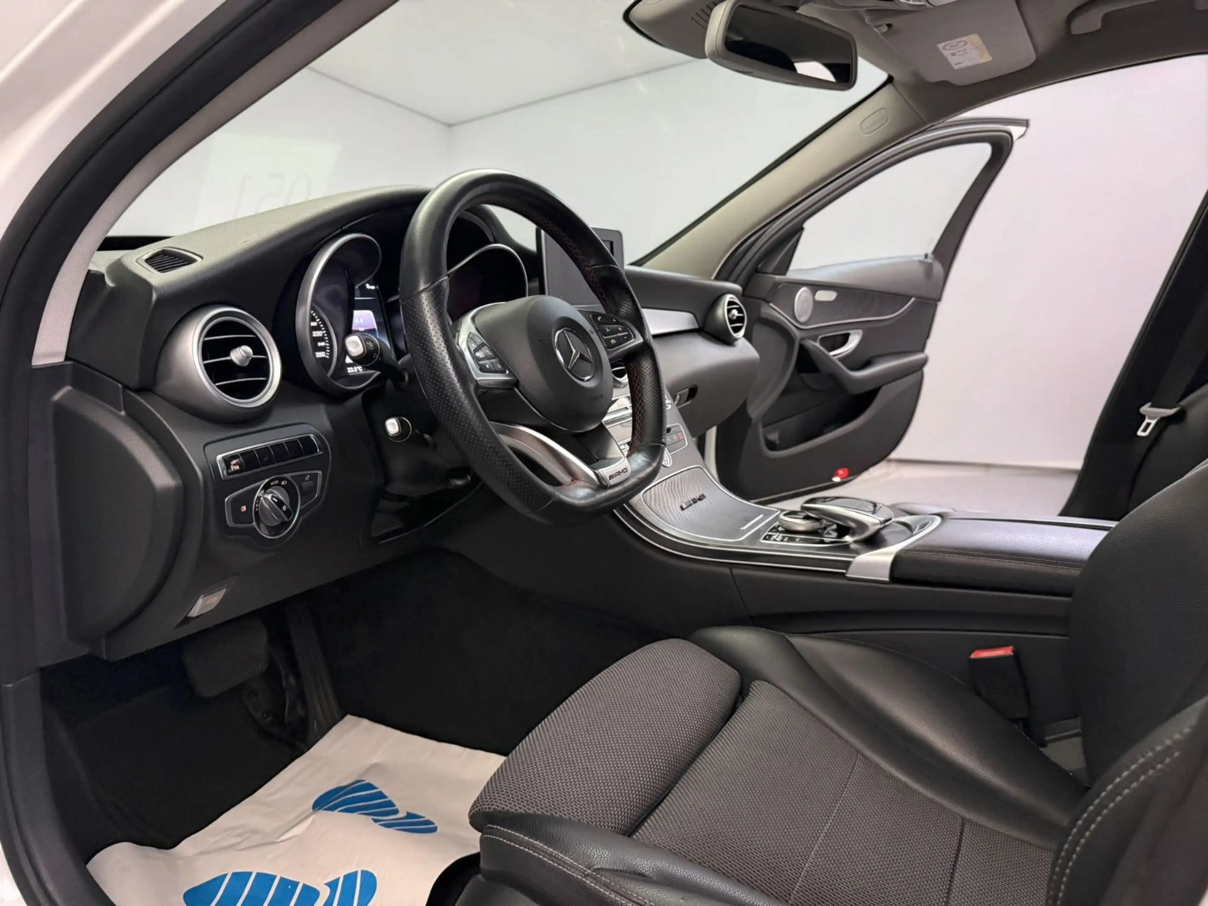 Mercedes-Benz C 400 4M*63er HECK*AIRM*KAM*NAVI*BURM*KEYLES*20Z — photo 11