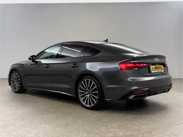 Audi A5 view 3