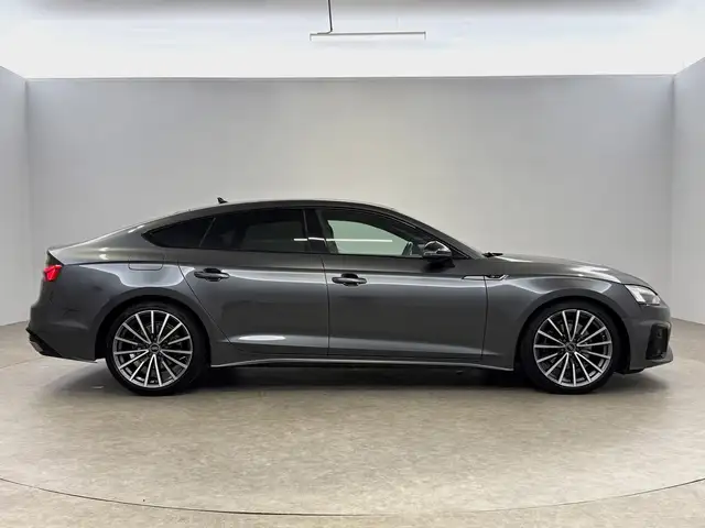 Audi A5 view 10