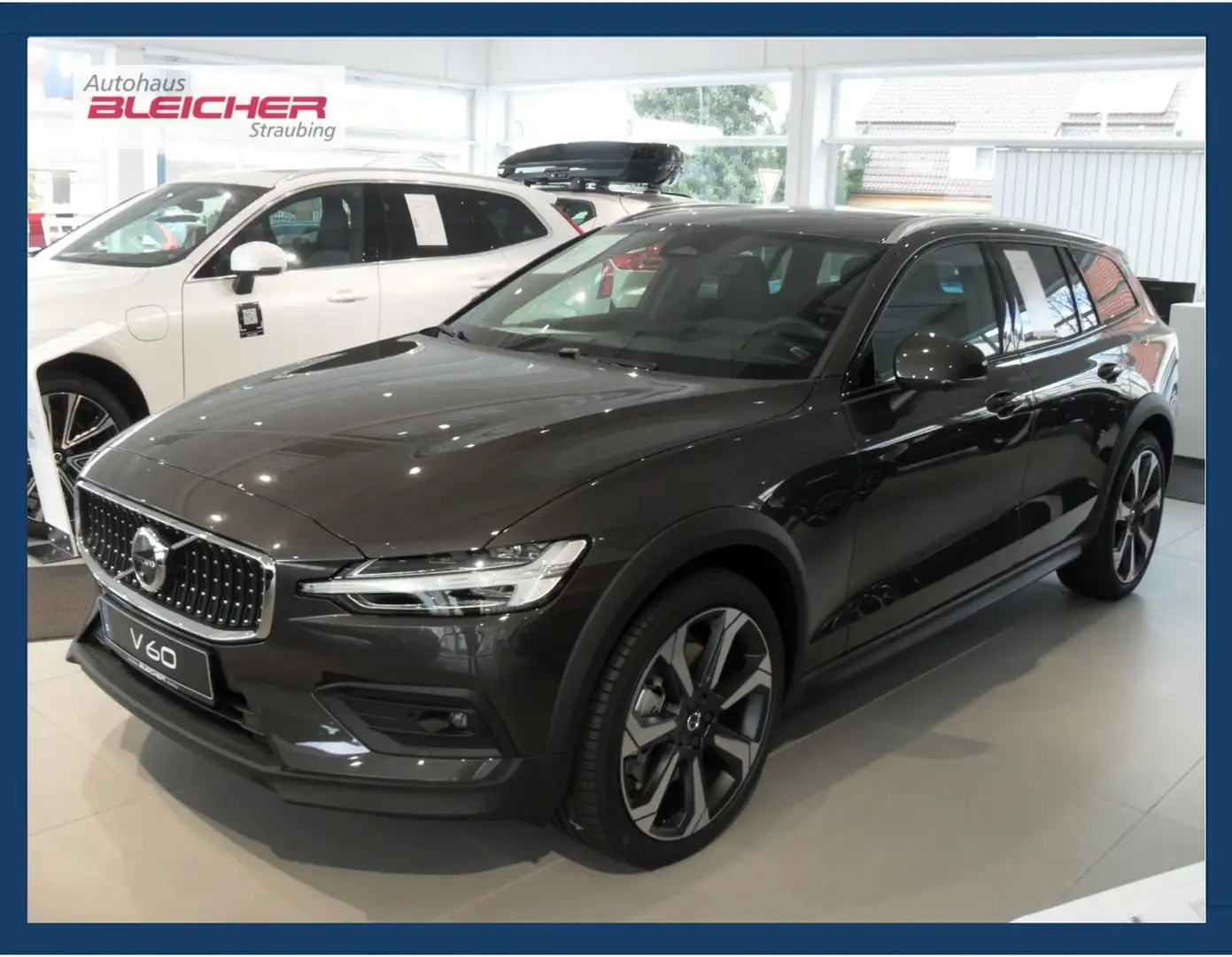 Volvo V60 Cross Country V60 B5 Cross Country Plus AWD | 360° | Schiebed. Grau - 1