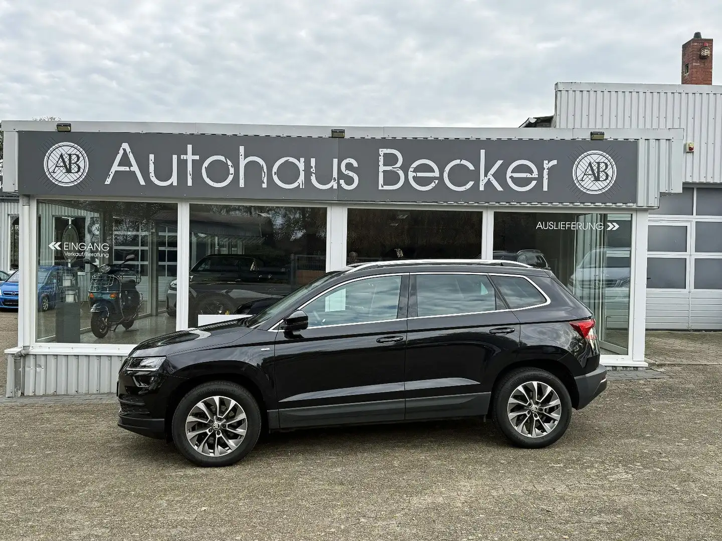 Skoda Karoq Clever 2.0TDI 4x4+LED+AHK+MIRROR LINK+ACC+ Noir - 1