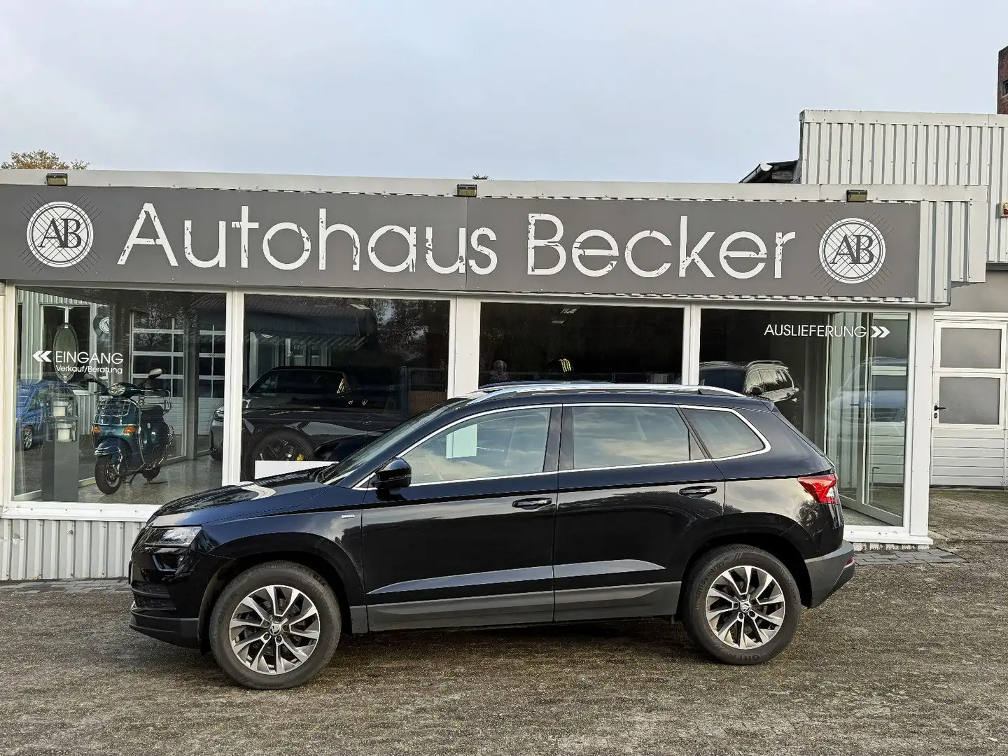 Skoda Karoq Clever 2.0TDI 4x4+LED+AHK+MIRROR LINK+ACC+ Schwarz - 1