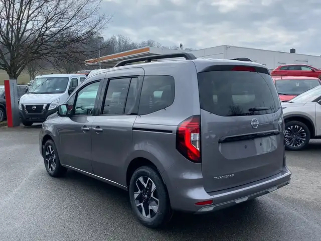 Nissan Townstar view 9