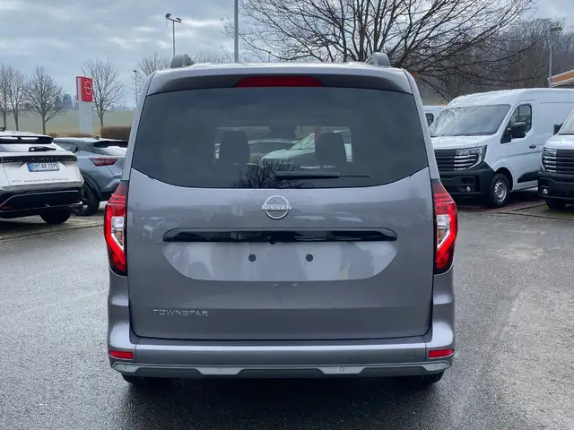 Nissan Townstar view 10