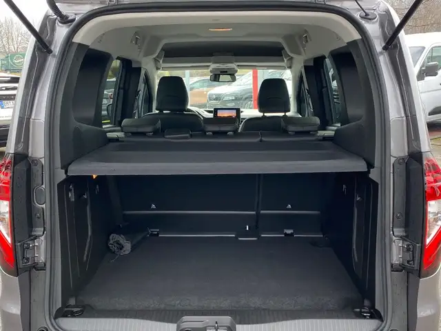 Nissan Townstar view 11