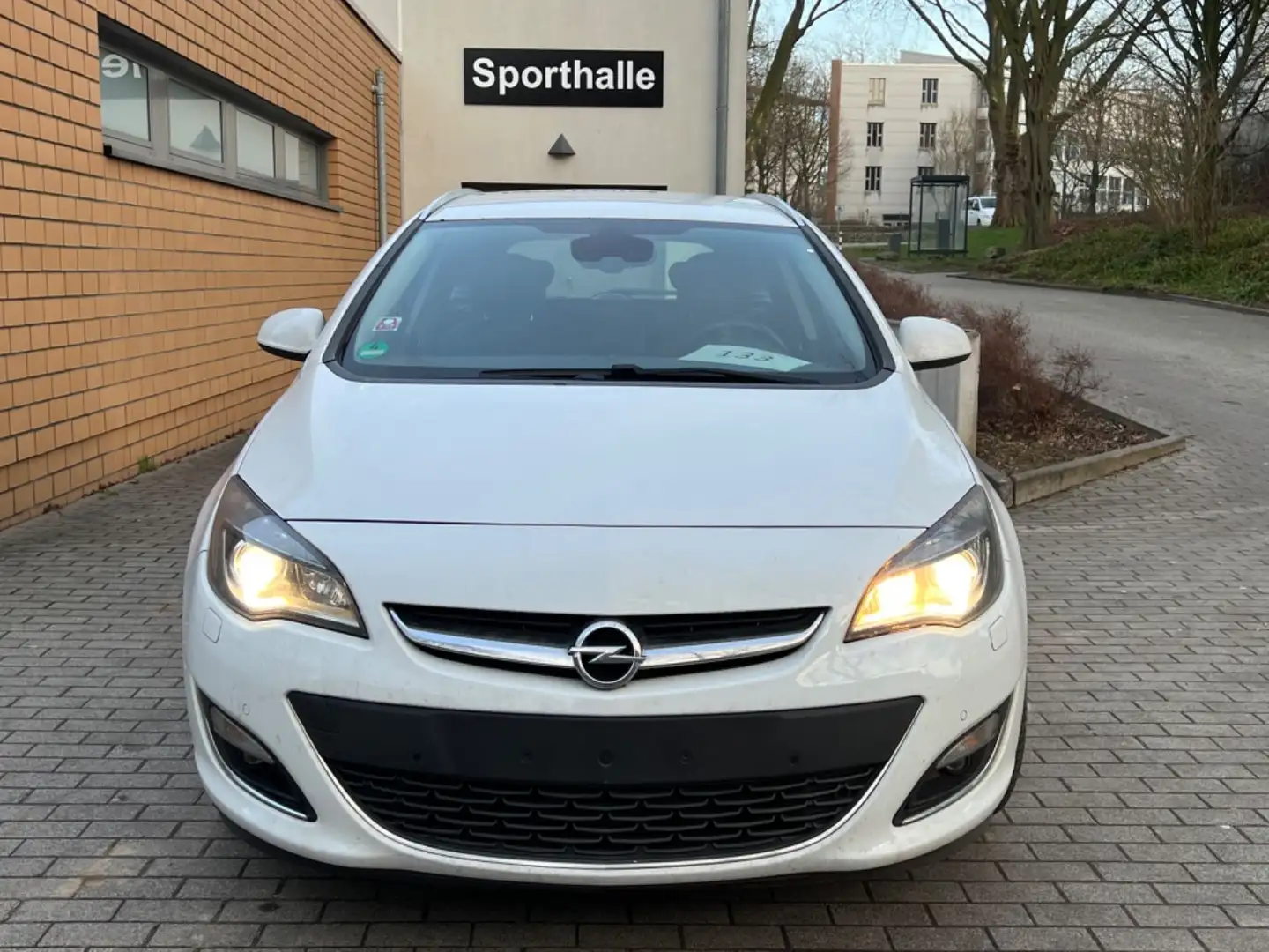 Opel Astra J Sports Tourer Exklusiv/XENON/NAVI/R-KAME Weiß - 2