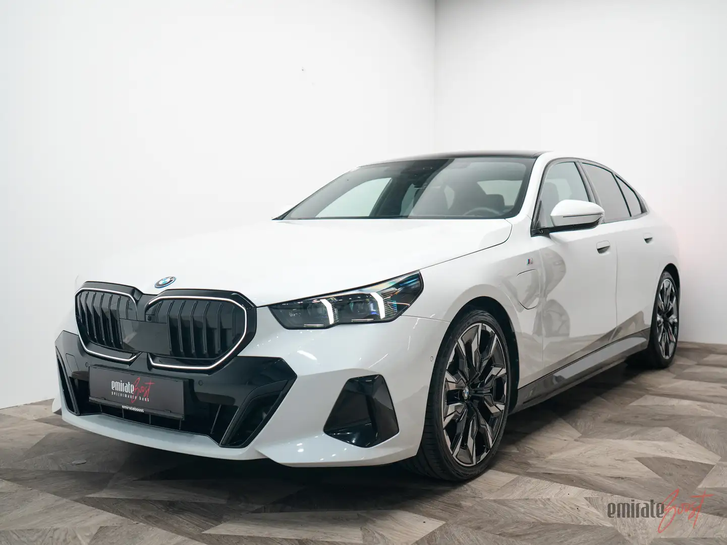 BMW 550 550 e xDrive M Sport Pro*B&W*Panorama*Leasing* Weiß - 1