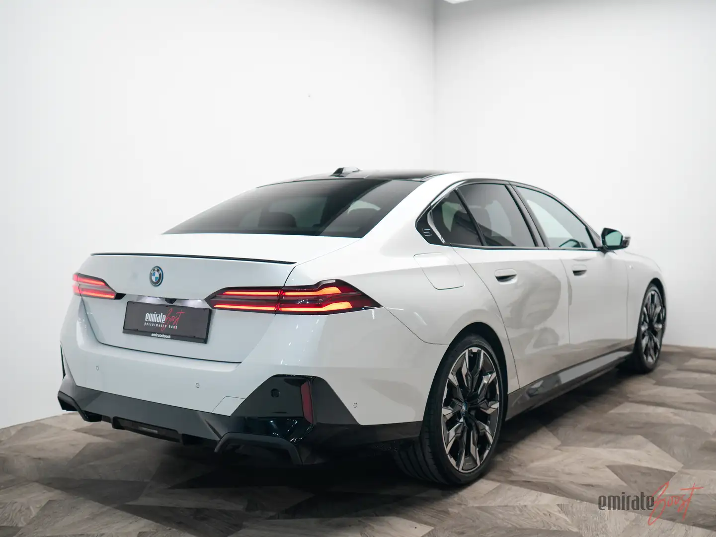BMW 550 550 e xDrive M Sport Pro*B&W*Panorama*Leasing* Weiß - 2