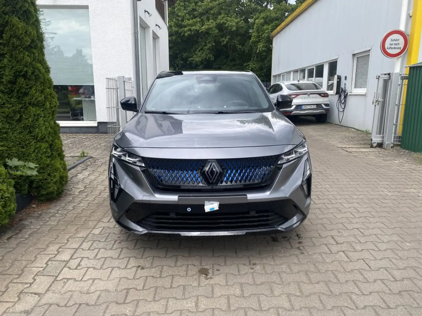 Renault Rafale E-TECH Full Hybrid 200 Esprit Alpine Grau - 2