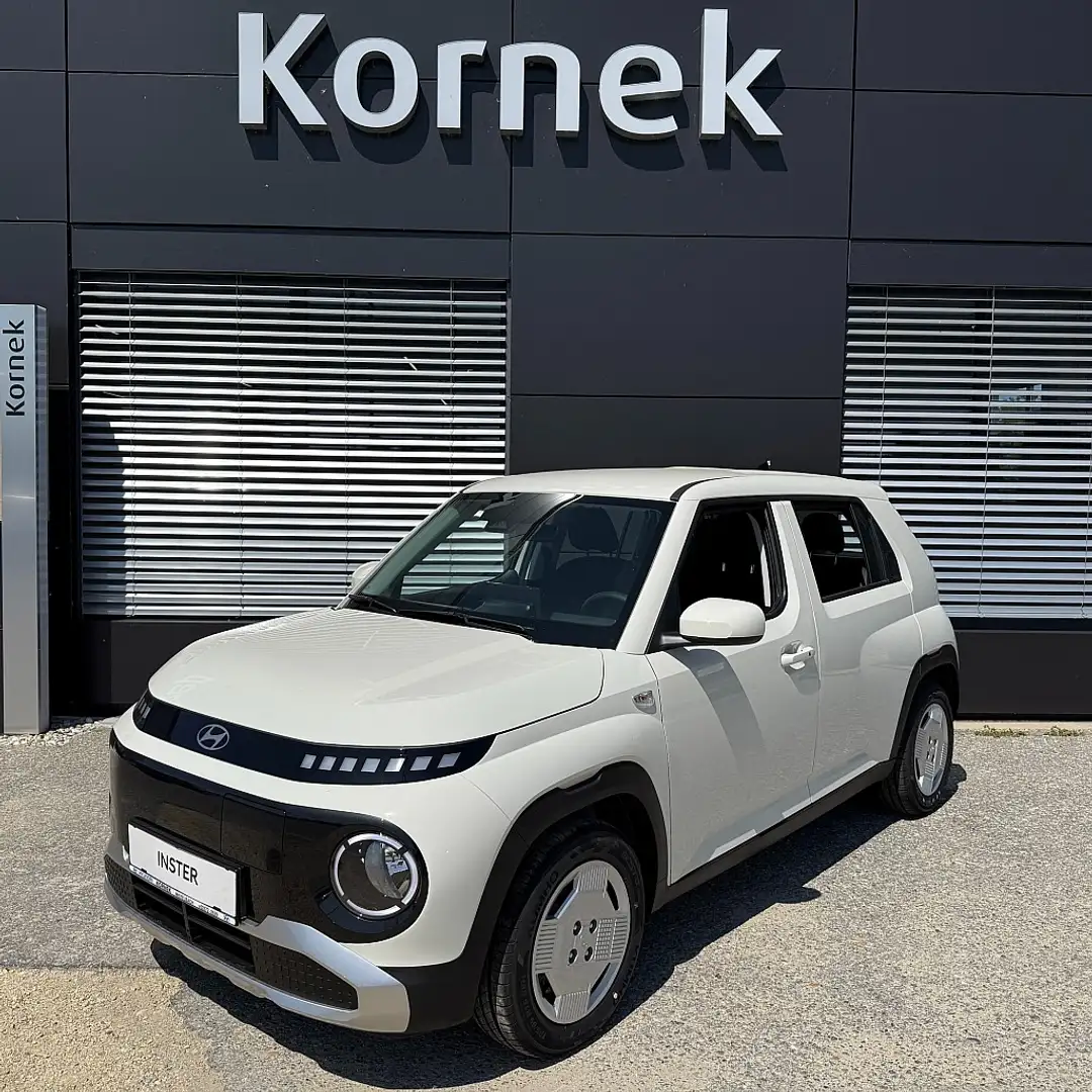Hyundai Inster 49kWh Smart Line inklusive Sitz Paket inklusive... Weiß - 1