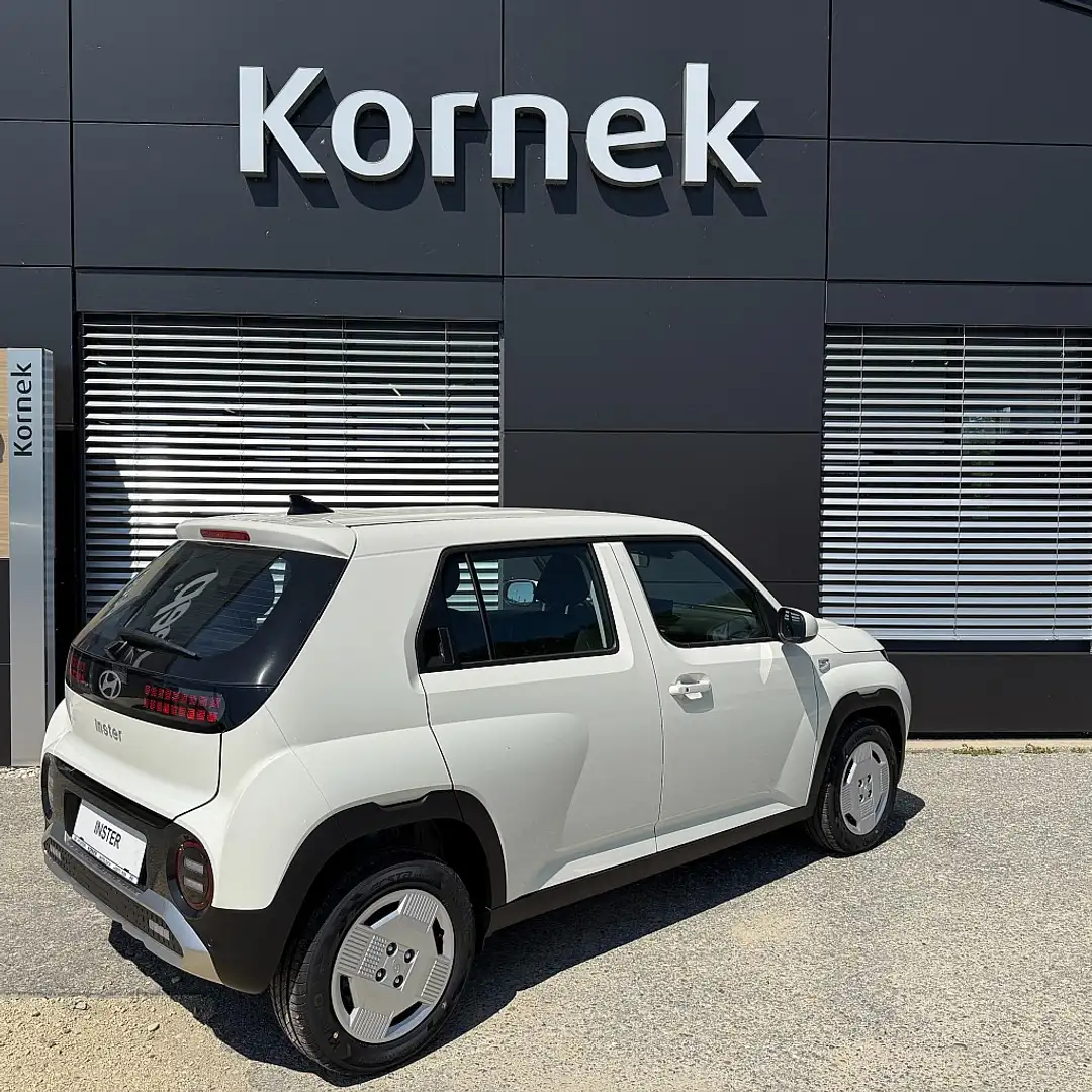 Hyundai Inster 49kWh Smart Line inklusive Sitz Paket inklusive... Weiß - 2