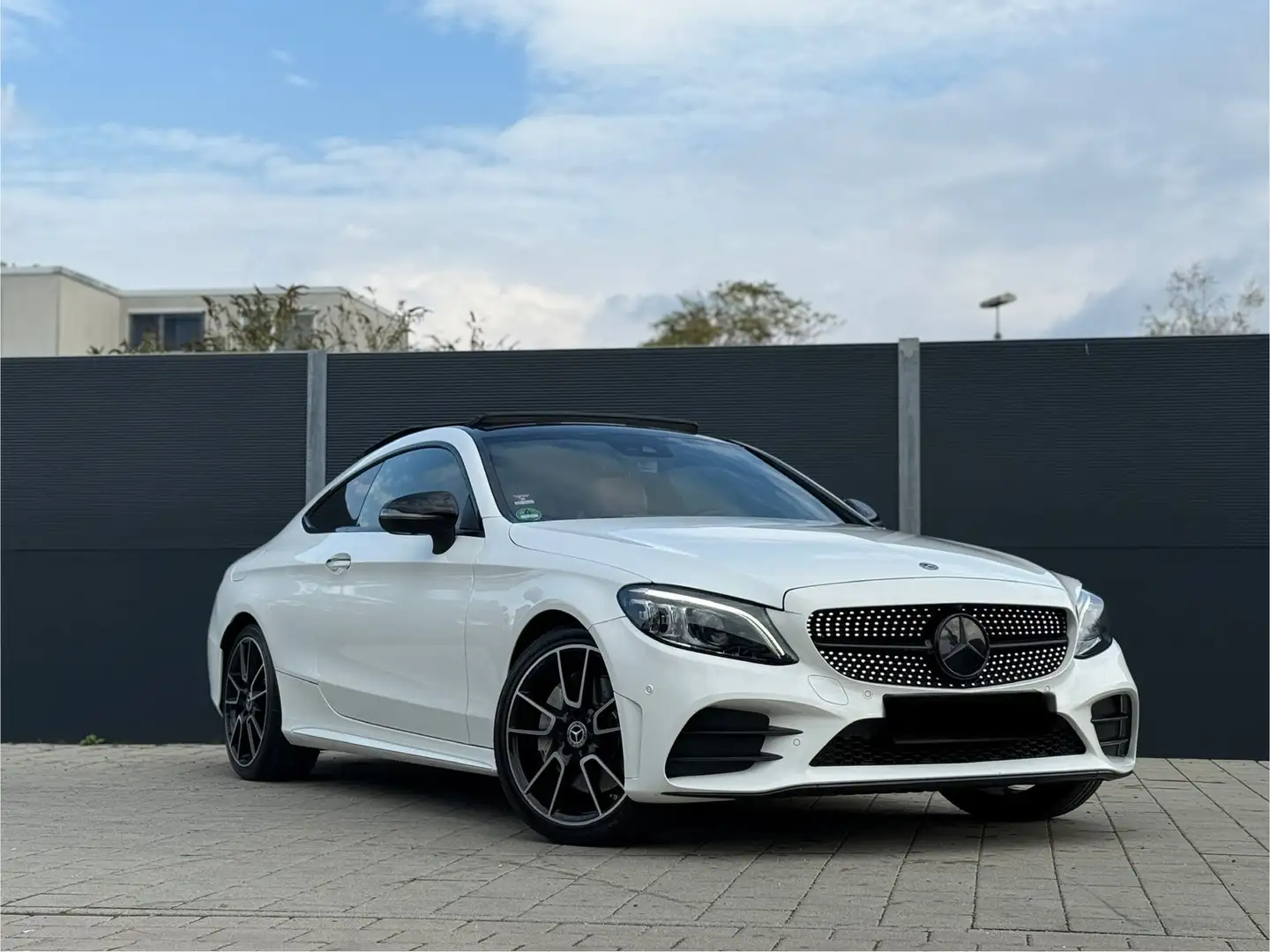 Mercedes-Benz C 300 Coupe 9G-TRONIC AMG Line - 1