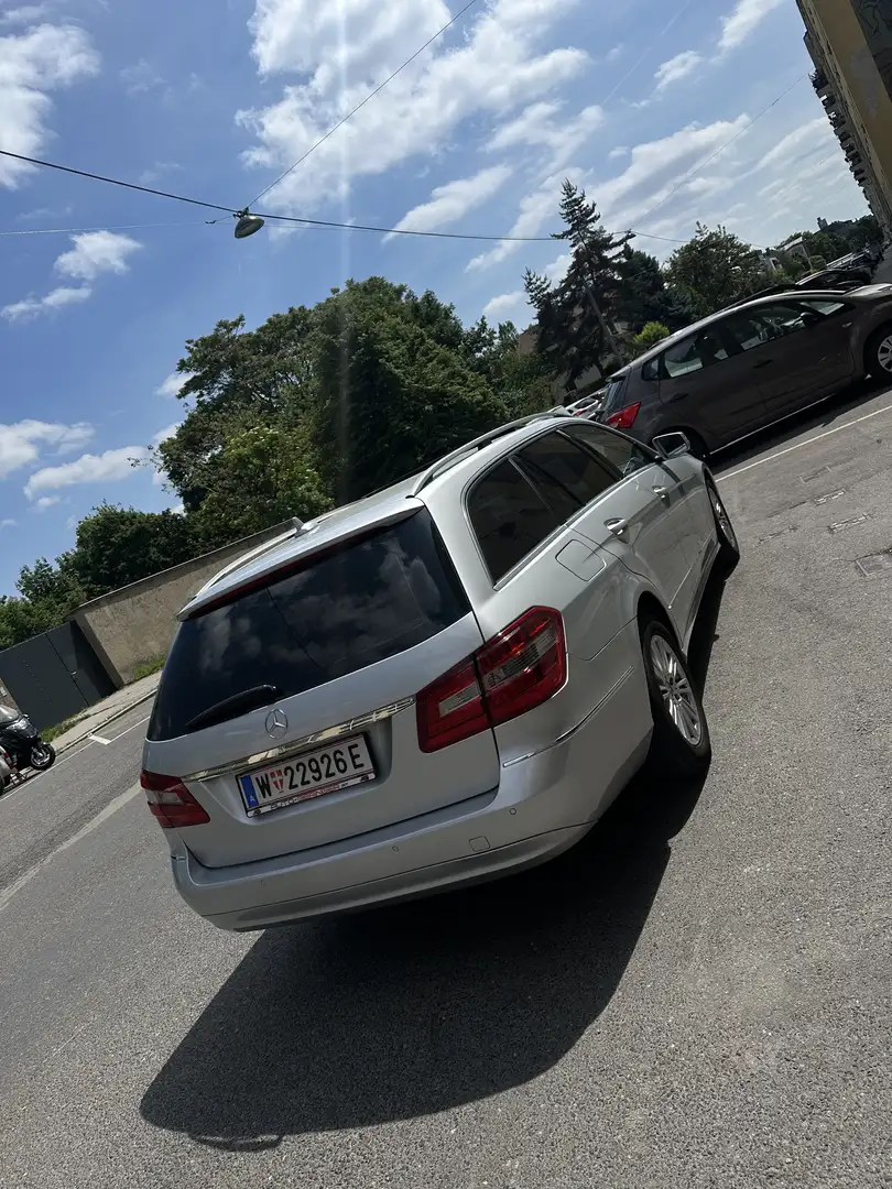 Mercedes-Benz E 220 T CDI DPF BlueEFFICIENCY 7G-TRONIC Elegance - 2