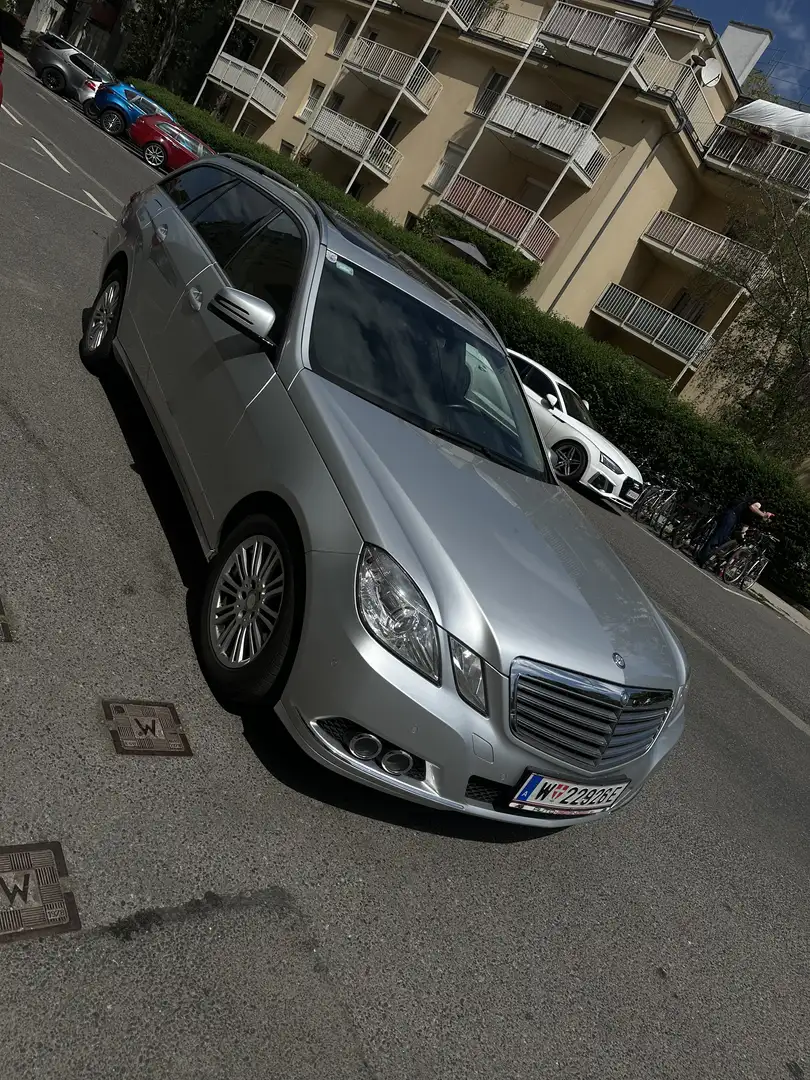 Mercedes-Benz E 220 T CDI DPF BlueEFFICIENCY 7G-TRONIC Elegance - 1