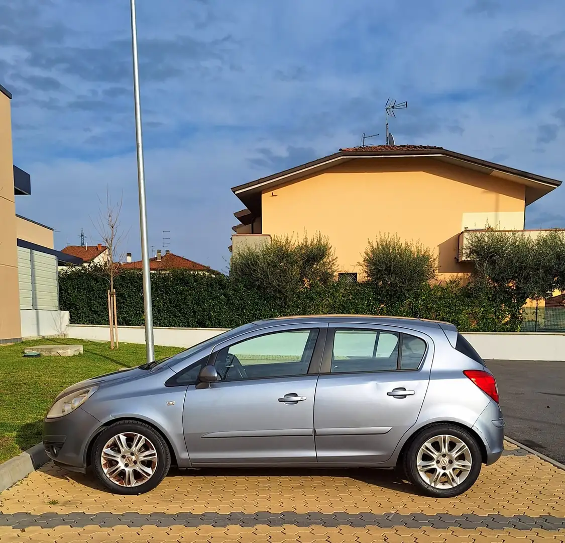 Opel Corsa 1.2 Benzina 5 porte - OK NEOPATENTATI Blau - 2