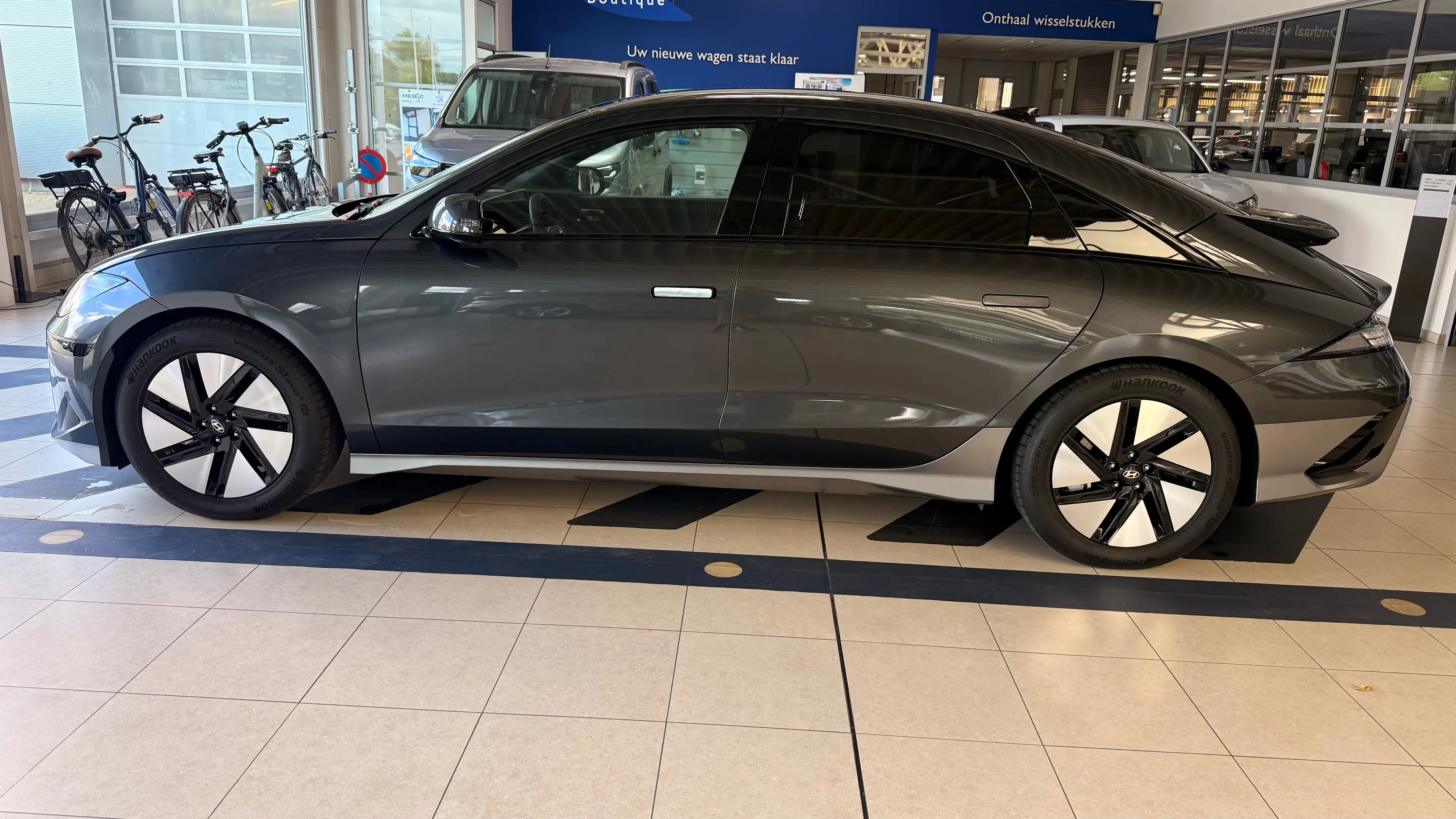 Hyundai IONIQ 6 Hyundai IONIQ 6 77,4 kWh Core Plus – 228 pk – BTW aftrekbaar — photo 2