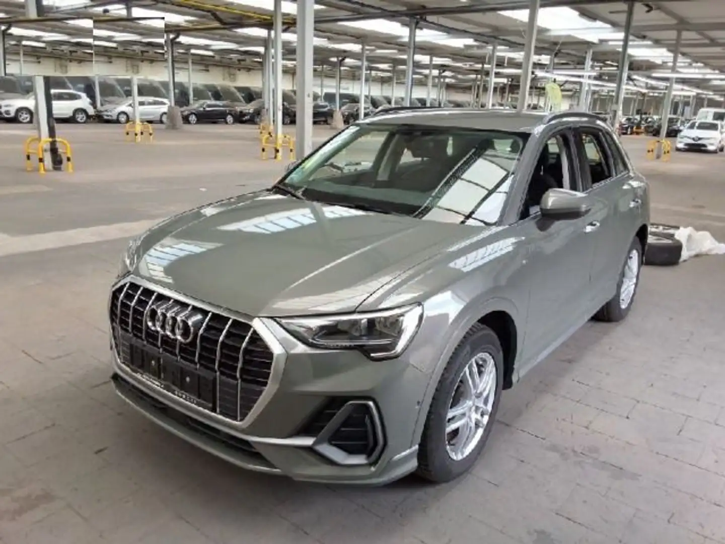 Audi Q3 35 TFSI S tronic S line LEDER/AHK/VIRTUAL/18" Grau - 2