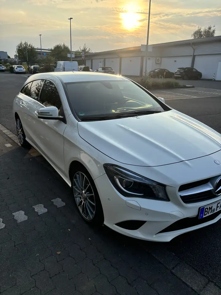 Mercedes-Benz CLA 200