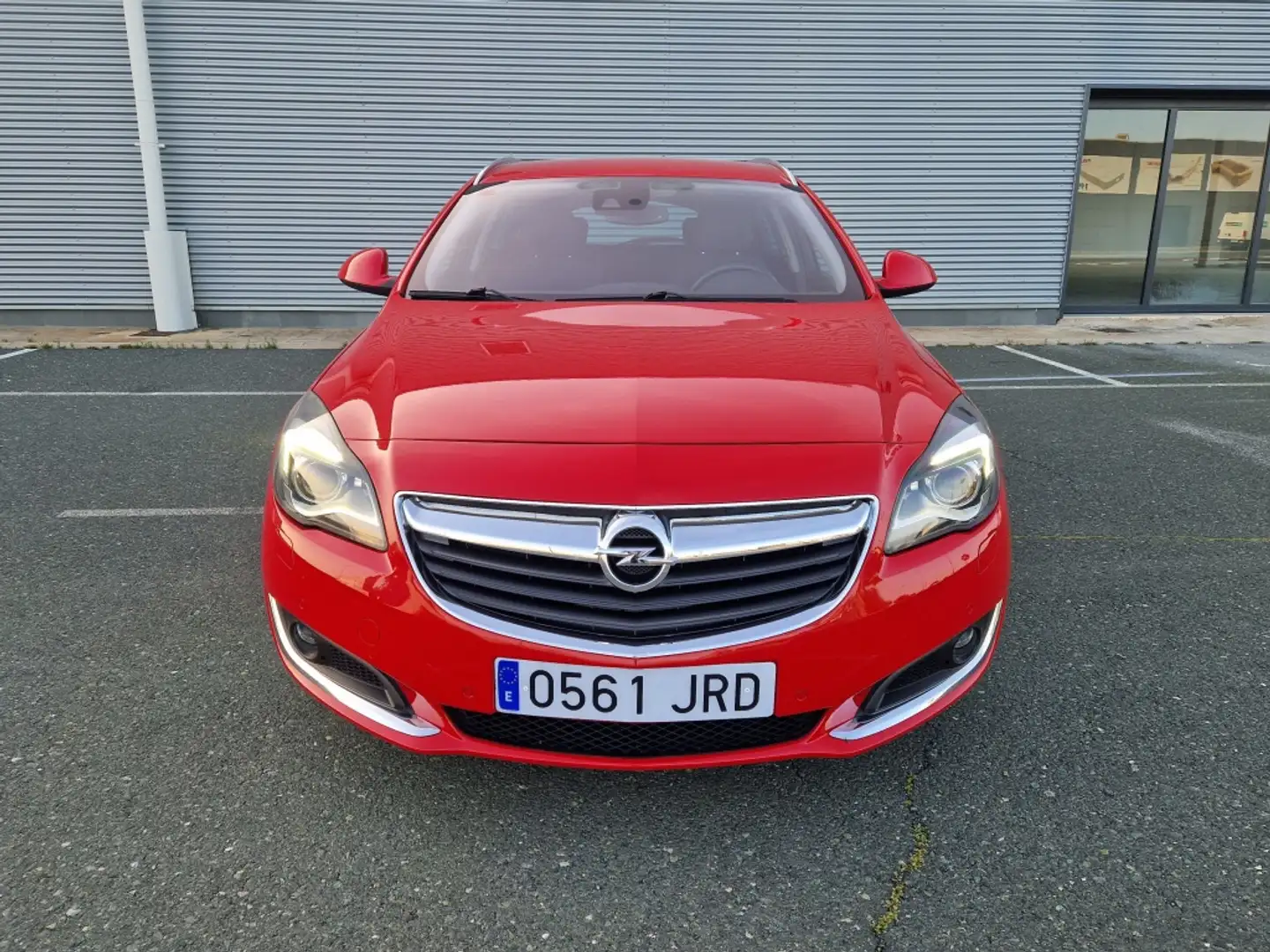 Opel Insignia ST 1.6CDTI EcoF. S&S Selective 136 Rojo - 2