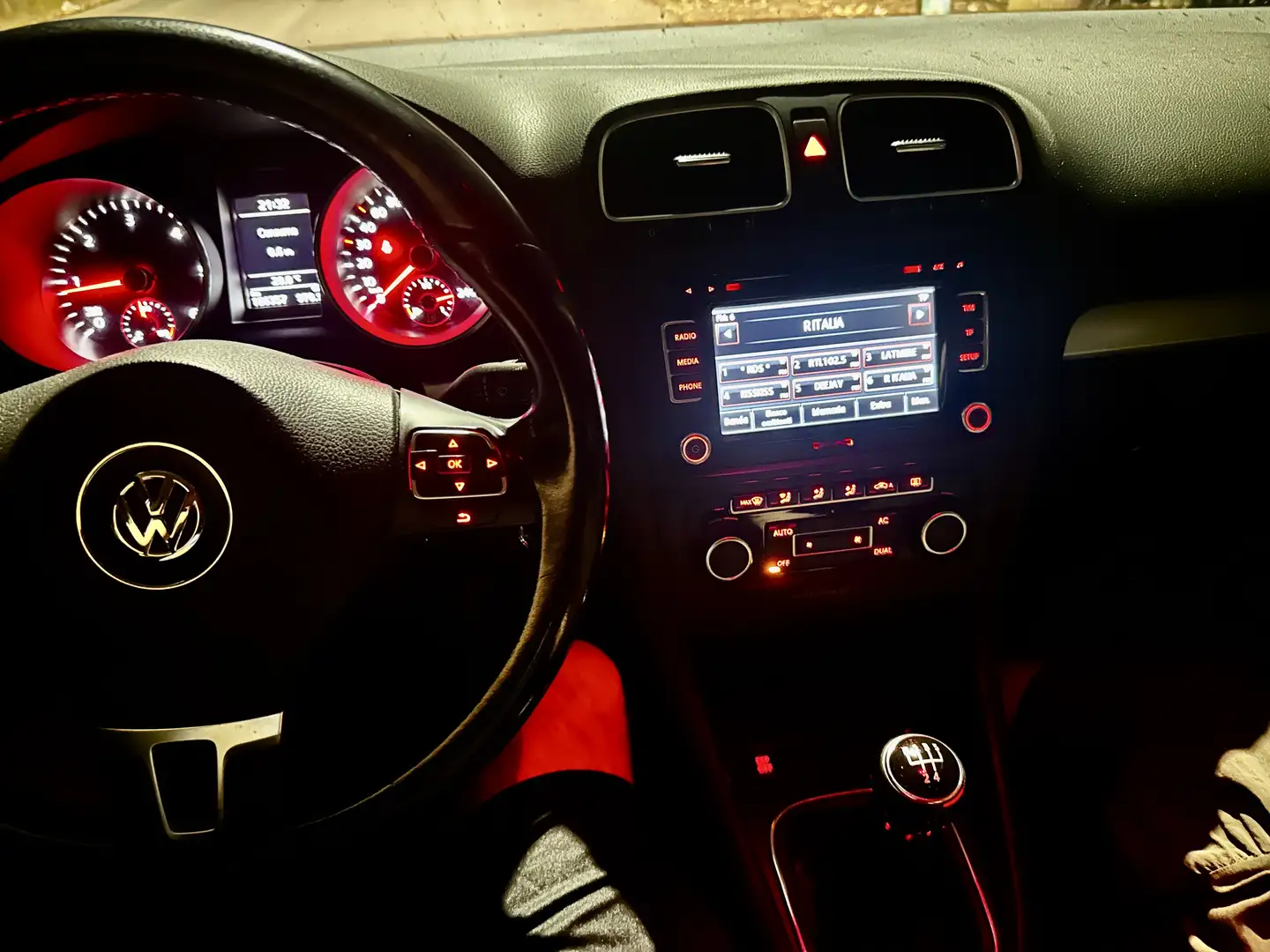 Volkswagen Golf 5p 2.0 tdi Highline - 1