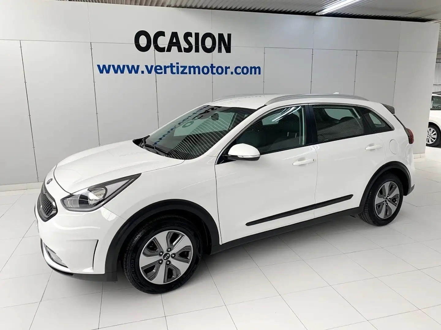 Kia Niro 1.6 HEV Drive Weiß - 1