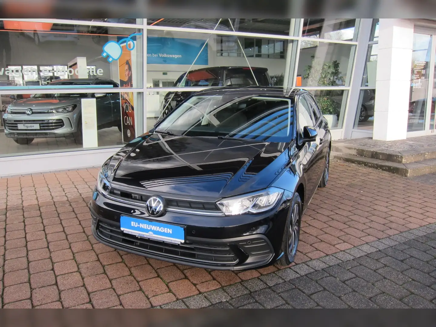 Volkswagen Polo VI Life 1.0 TSI *Klimaautomatik, Kamera, AppConne Schwarz - 2