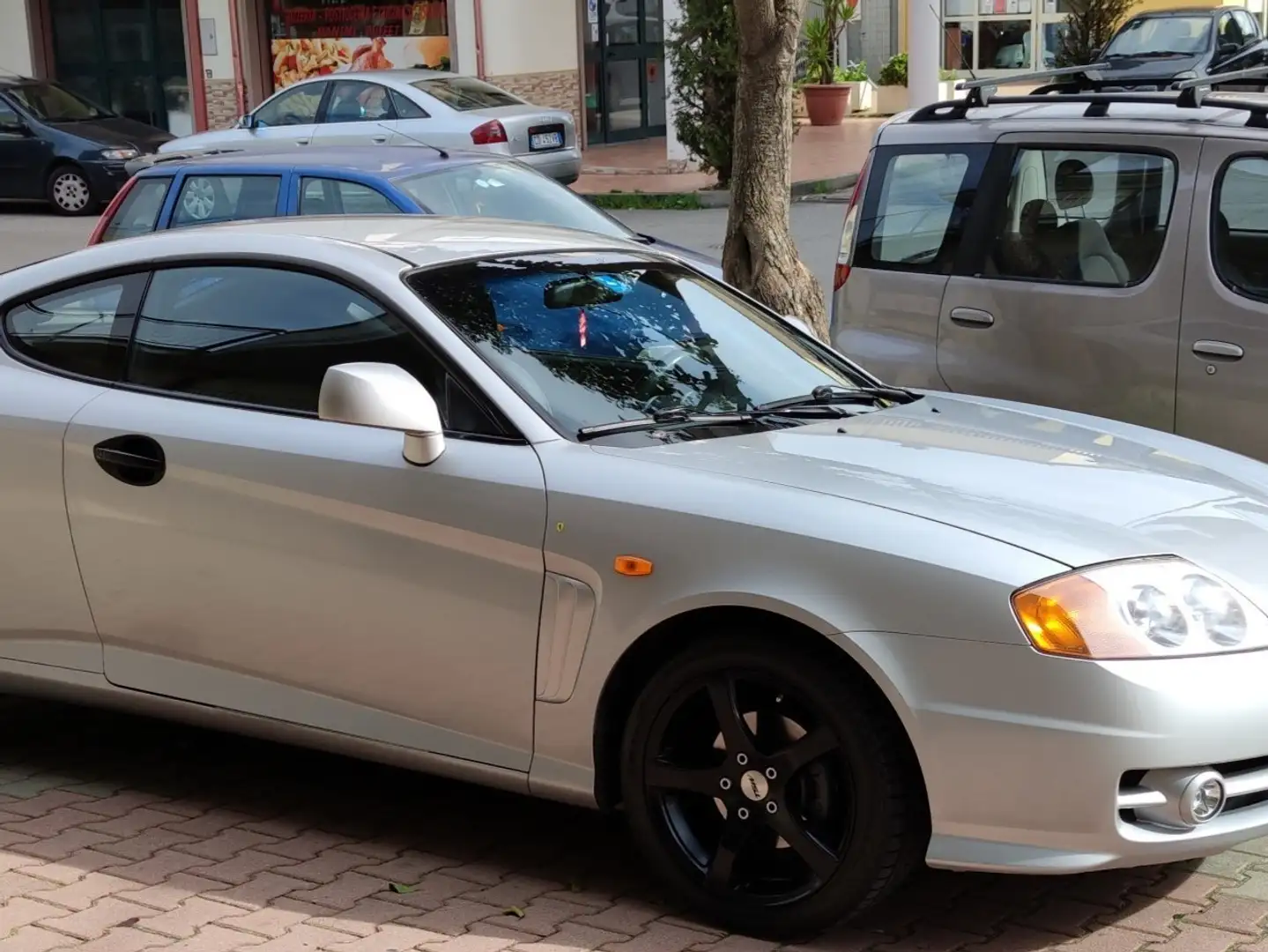 Hyundai Coupe 1.6 16v FX Plus Stříbrná - 1