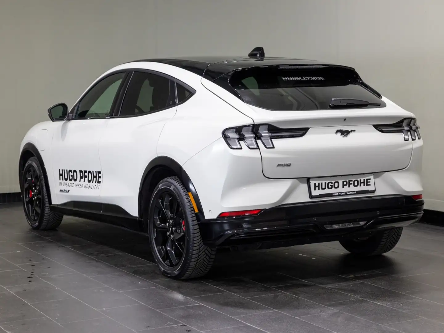 Ford Mustang Mach-E Premium AWD | PANO | 360Grad | ACC | LED Weiß - 2