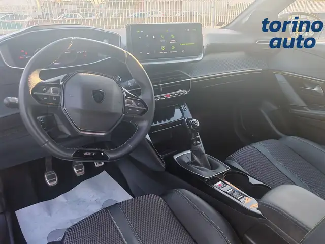 Peugeot 208 view 8