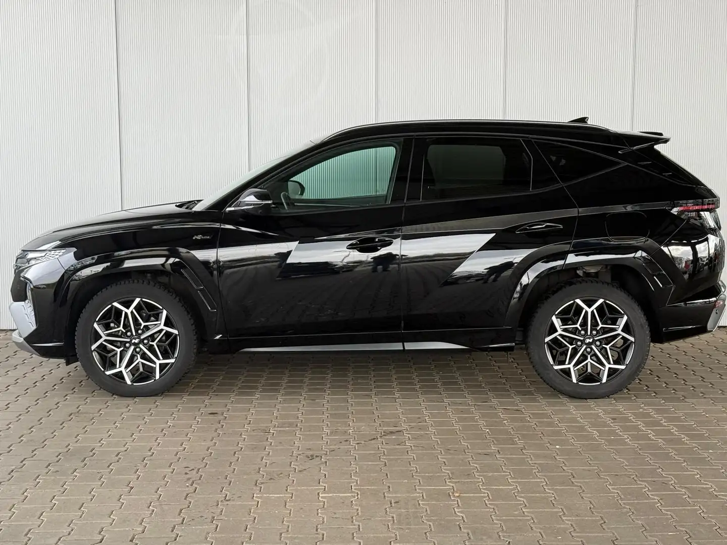 Hyundai TUCSON 1.6T HEV 6AT 2WD N-Line 169 kW (230 PS), Automatik Schwarz - 2