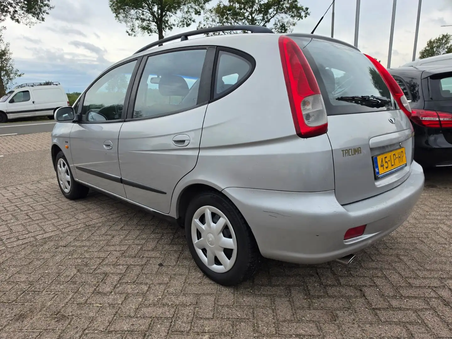 Daewoo Tacuma 1.6-16V Style Grau - 2