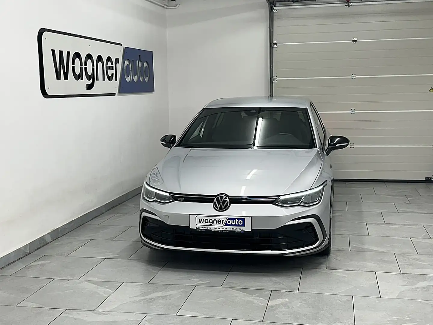 Volkswagen Golf VIII 2,0 TDI R-Line DSG LED/ACC/Navi/18"Alu Silber - 1