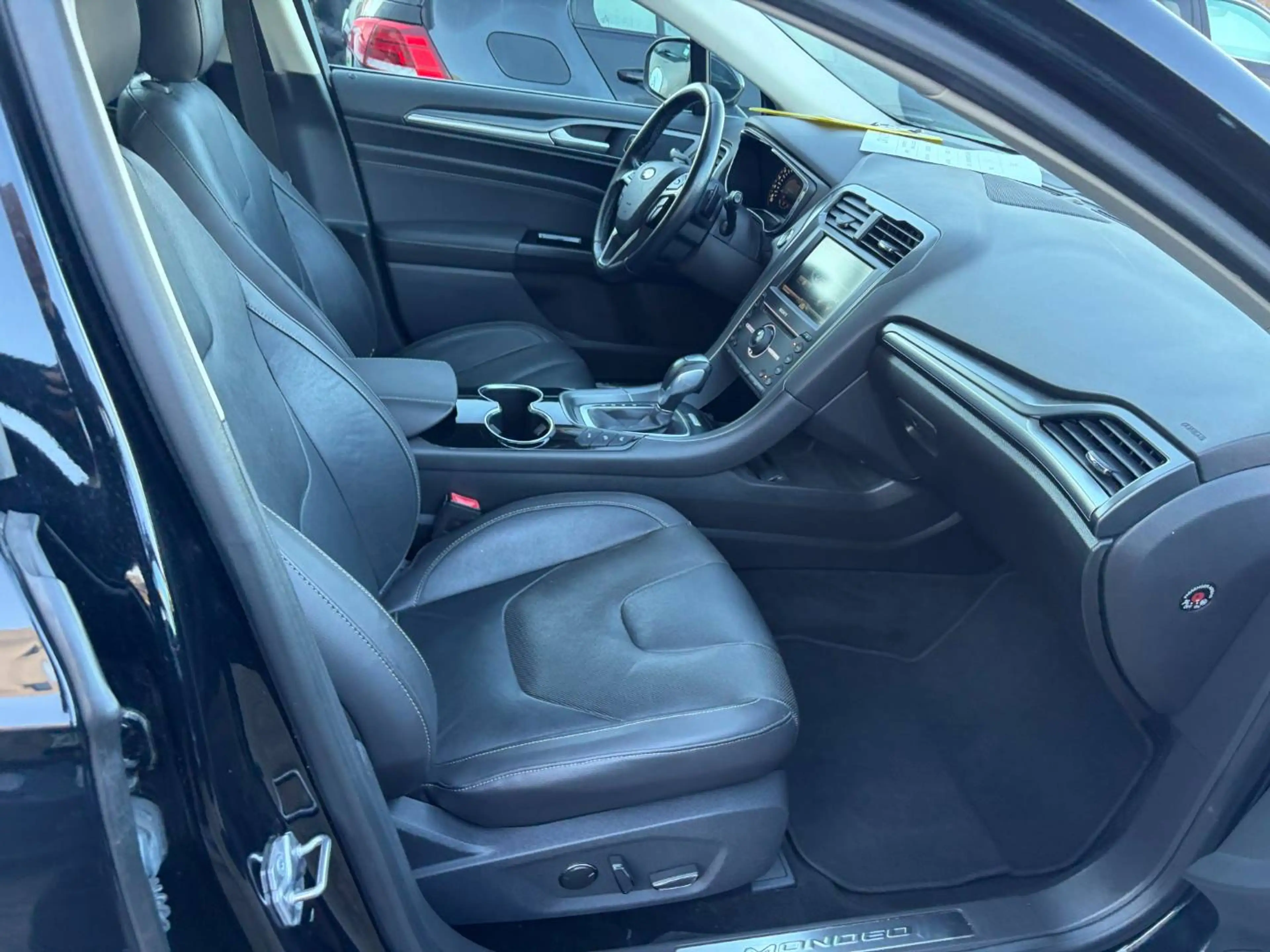 Ford Mondeo Mondeo 2.0 TDCi Titanium — photo 14