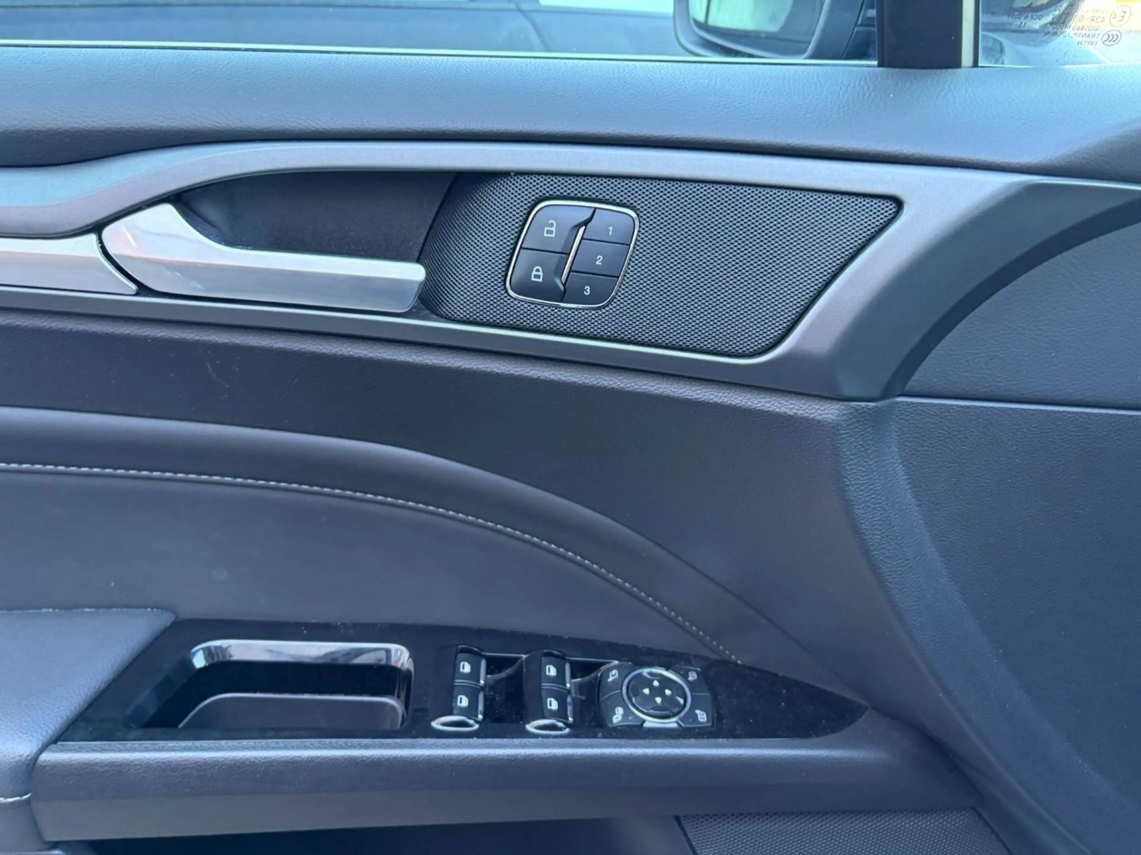 Ford Mondeo Mondeo 2.0 TDCi Titanium — photo 6