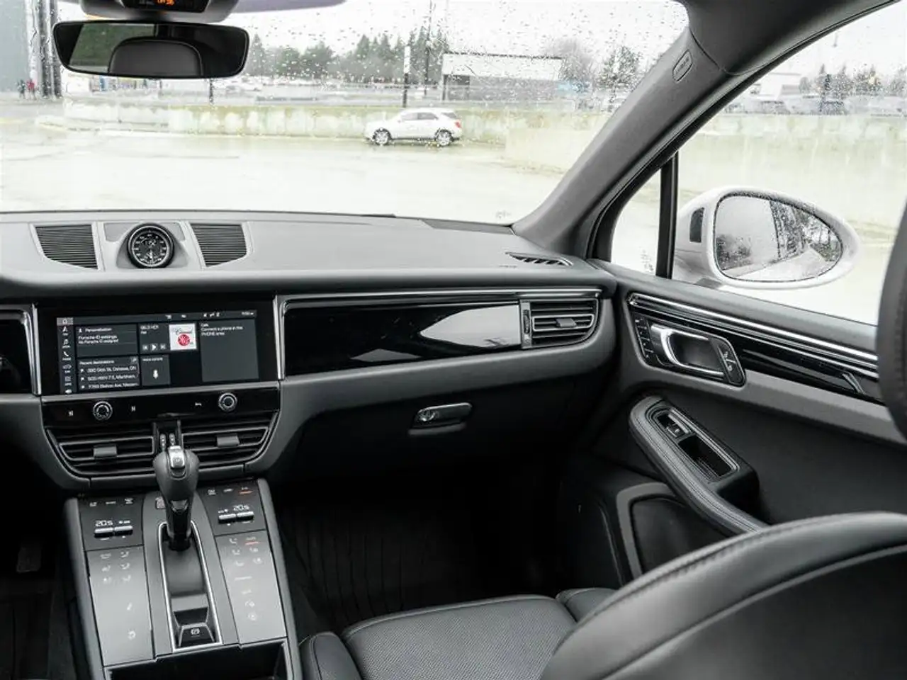 Porsche Macan снимка Porsche Macan