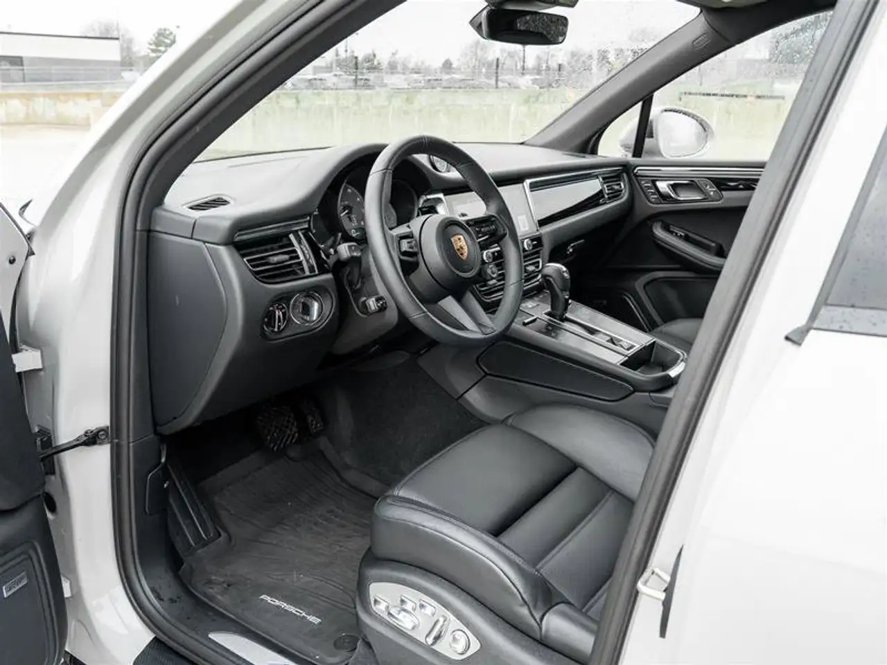 Porsche Macan снимка Porsche Macan