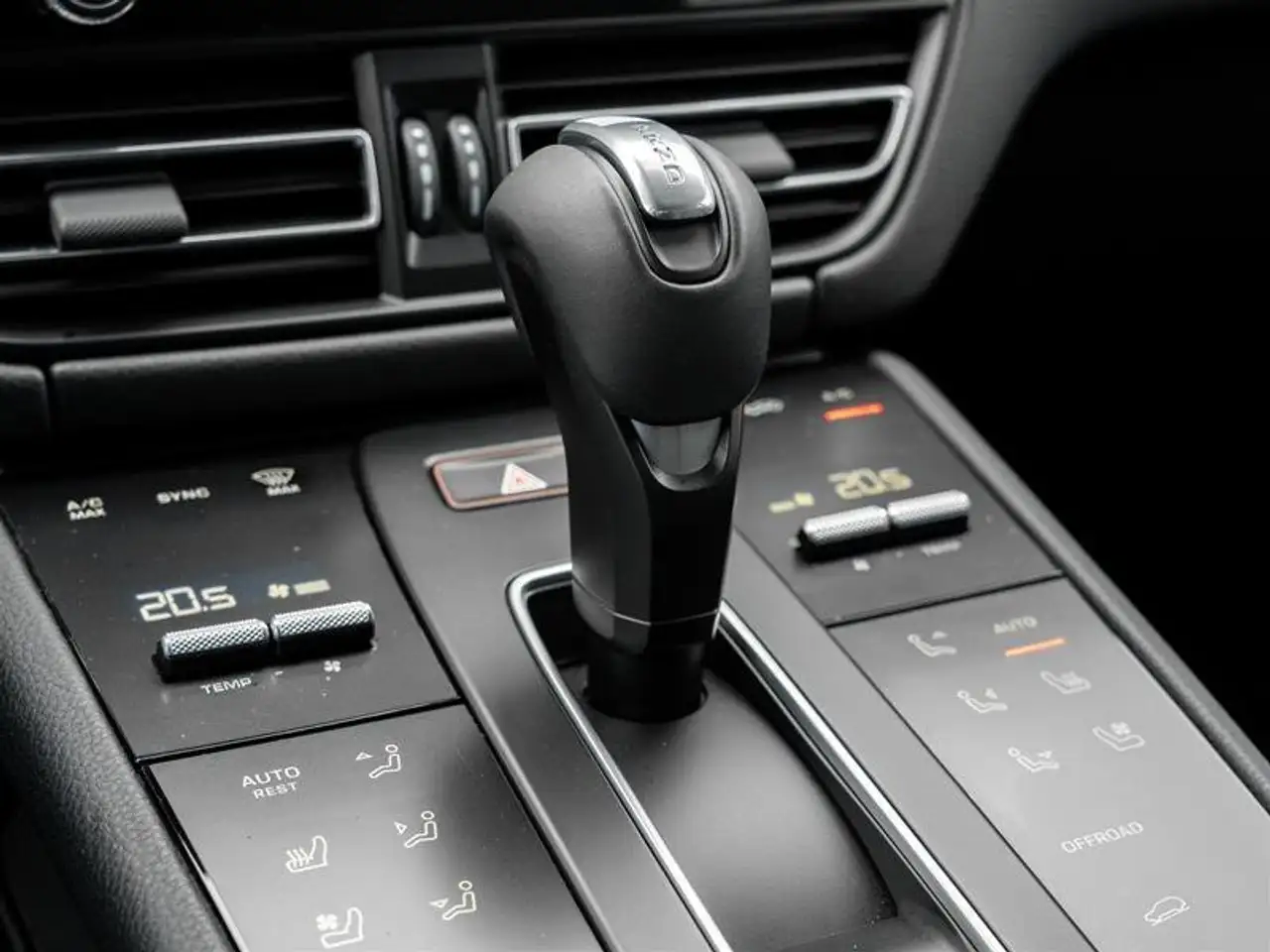Porsche Macan снимка Porsche Macan