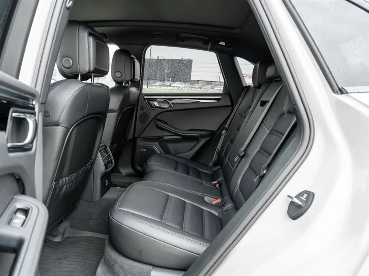 Porsche Macan снимка Porsche Macan