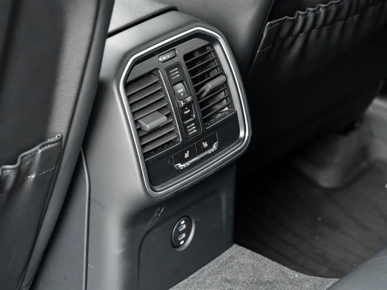 Porsche Macan снимка Porsche Macan