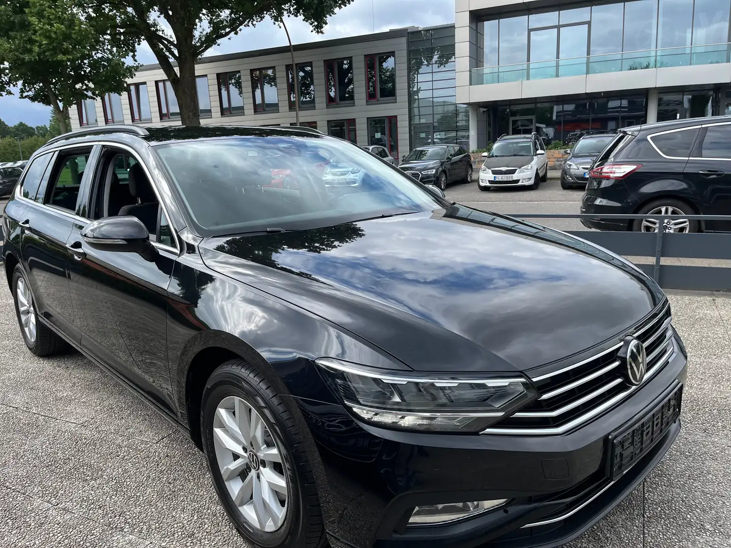 Volkswagen Passat Variant Business Schwarz - 1