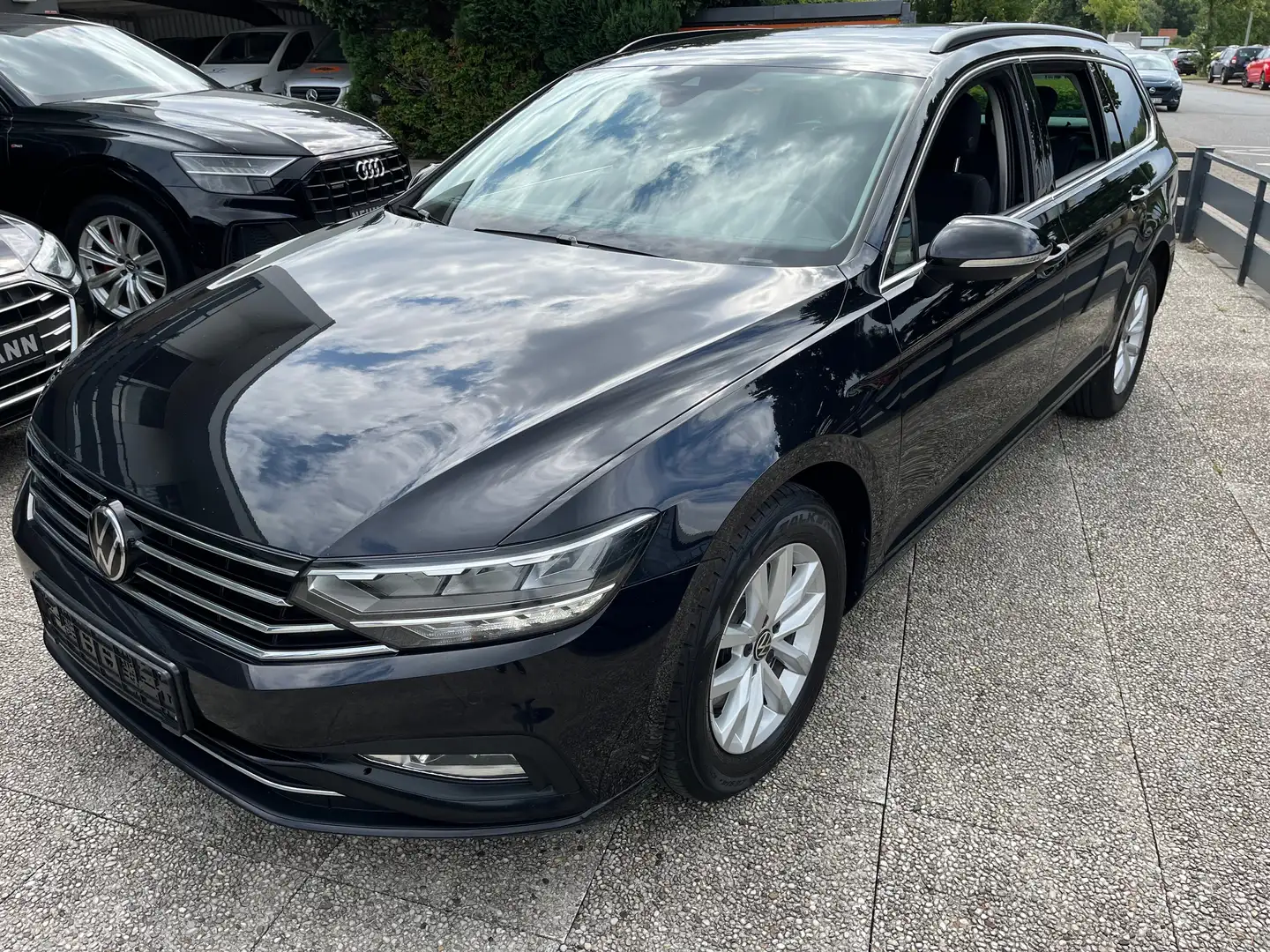Volkswagen Passat Variant Business Schwarz - 2