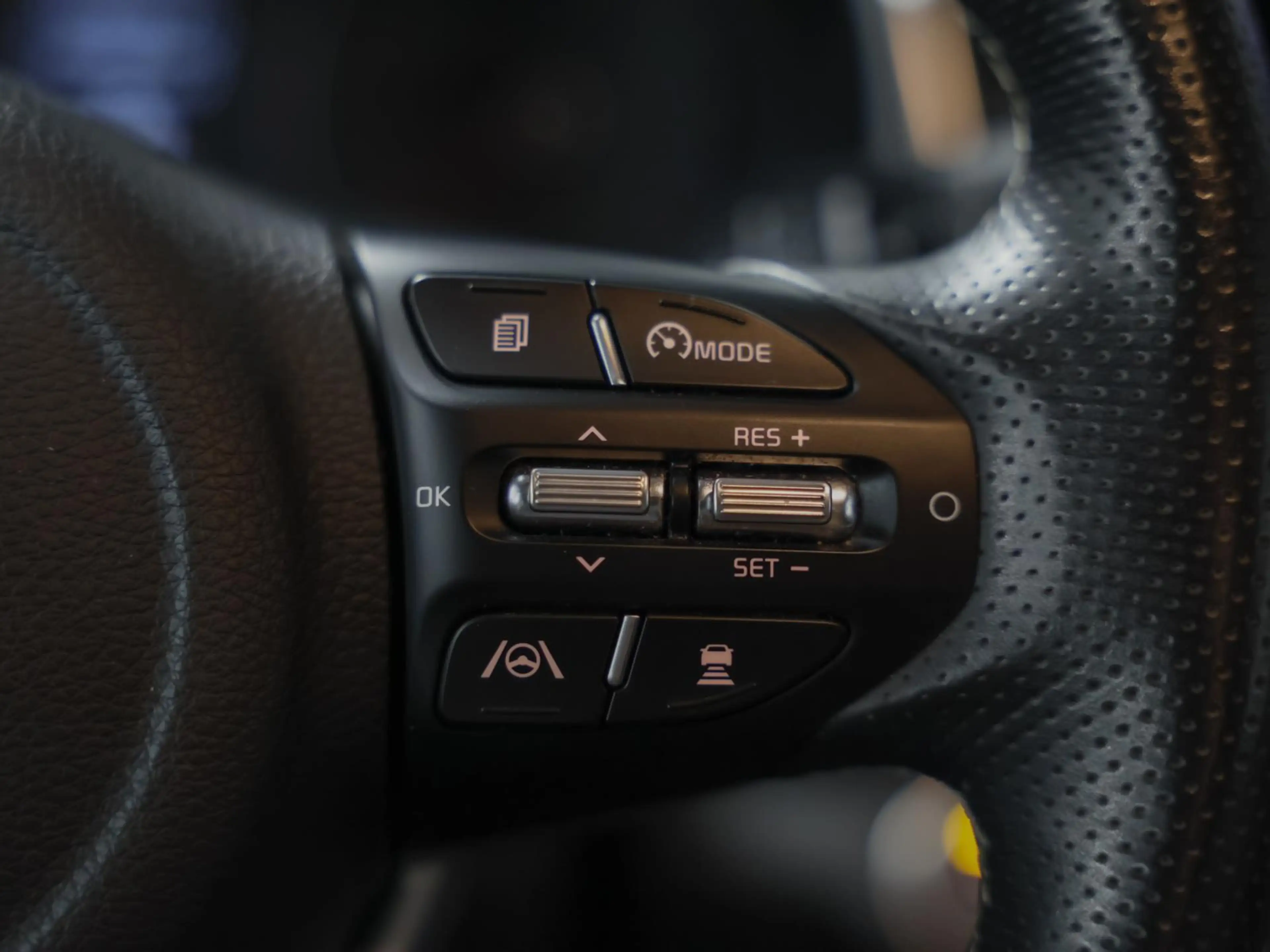 Kia Stonic 1.0 Mild-Hybrid GT Line NAVI SD ACC CARPL — photo 13