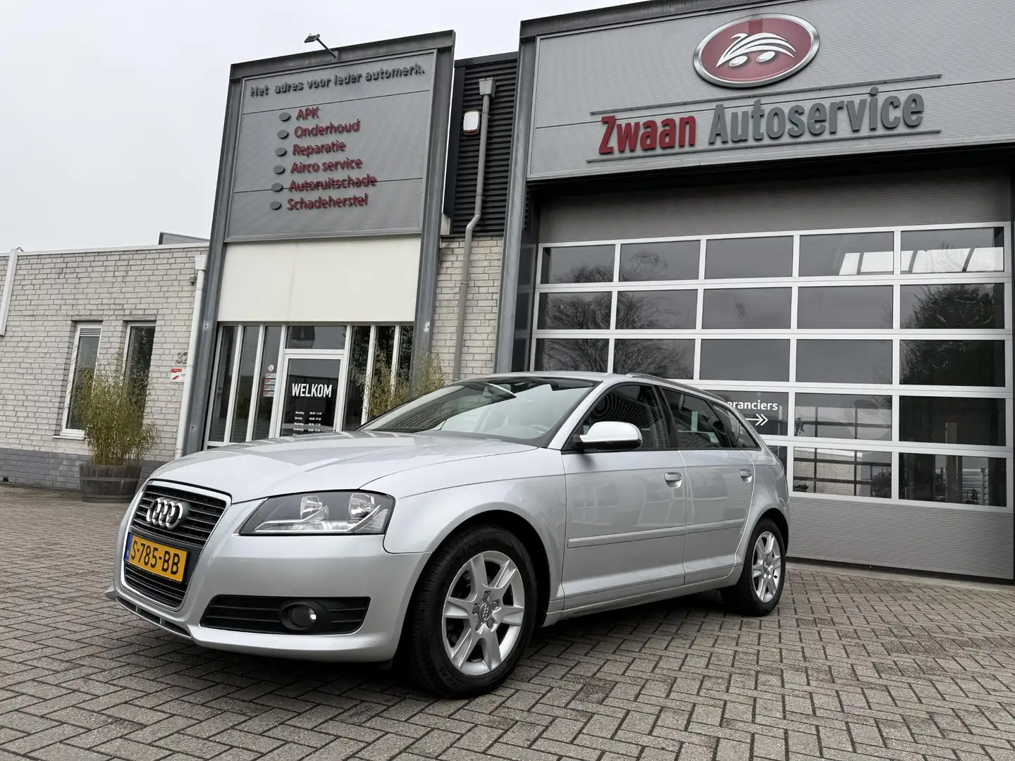 Audi A3 Sportback 1.2 TFSI Ambition Pro Line S STOELVERWAR Gris - 1