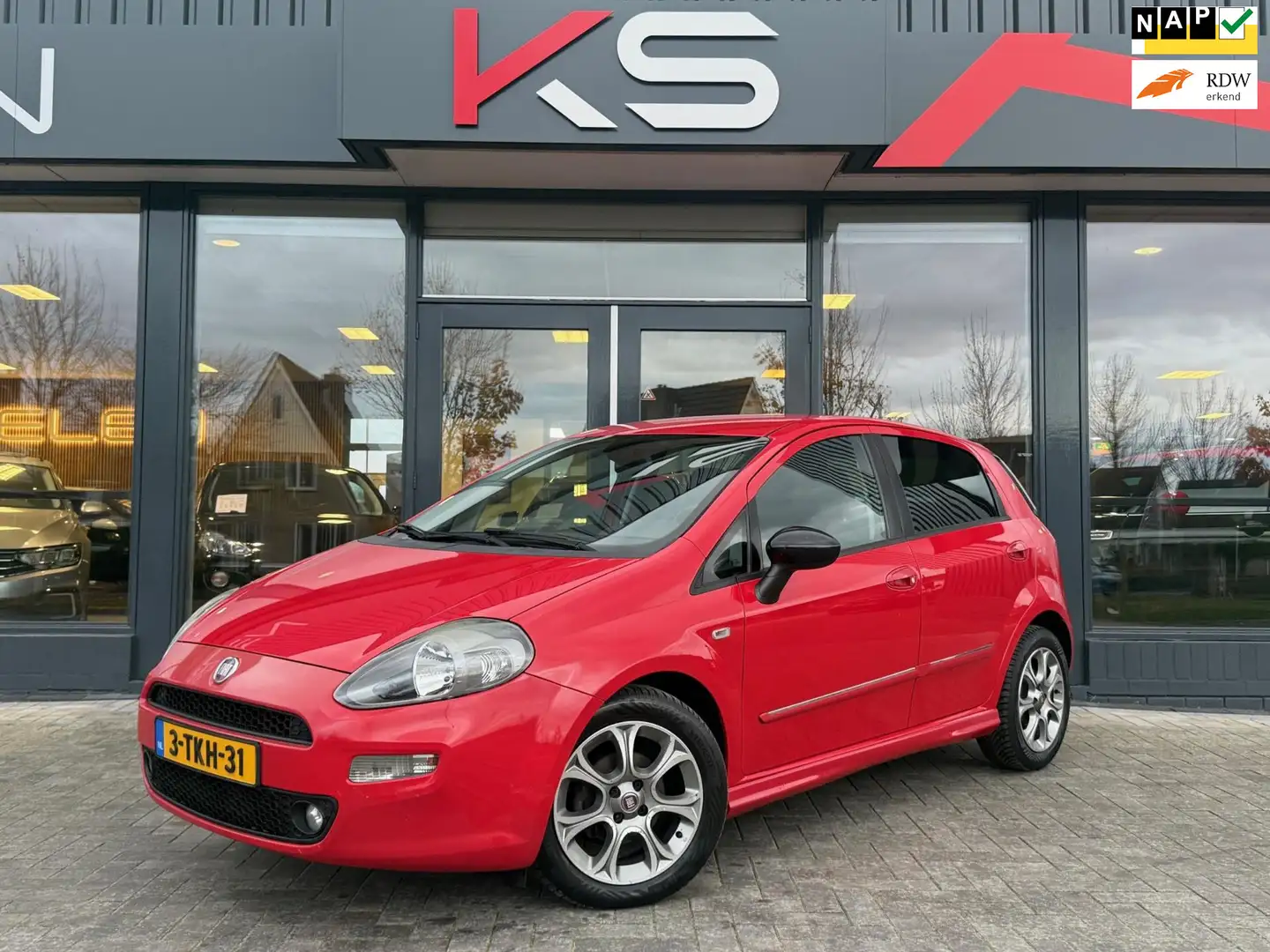Fiat Punto Evo 0.9 TwinAir Nieuwe apk Climate Alcantara Pdc Rouge - 1