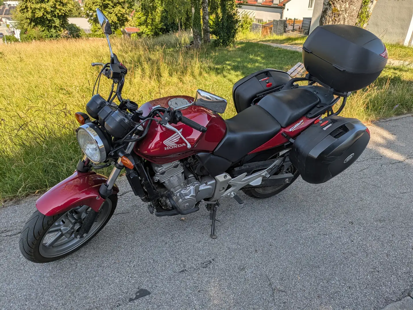 Honda CBF 500 F - Zuverlässig und Robust mit Koffern crvena - 1